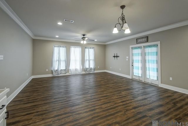 16033 Wiggins Dr, Central, LA 70770