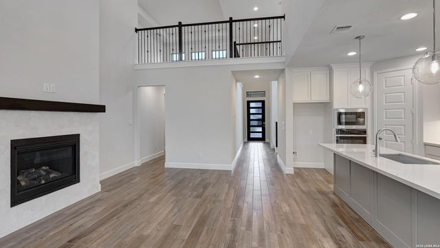 348 Haby Hill, San Antonio, TX 78253
