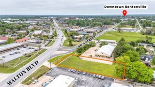 1601 SW A Street, Bentonville, AR 72712