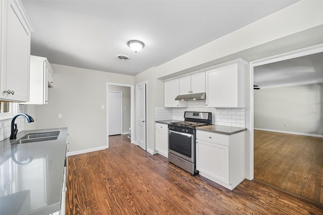 1224 N San Jacinto Street, Conroe, TX 77301