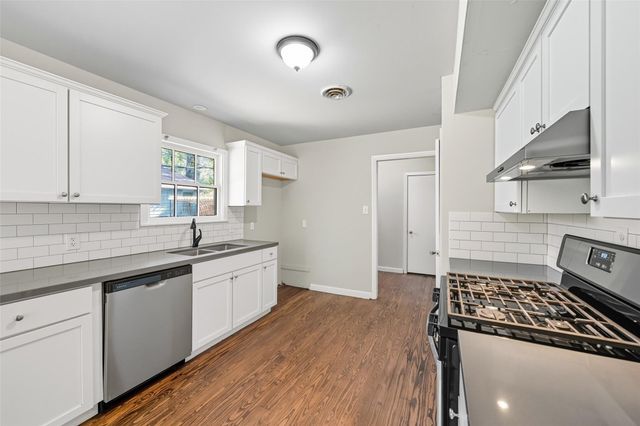 1224 N San Jacinto Street, Conroe, TX 77301