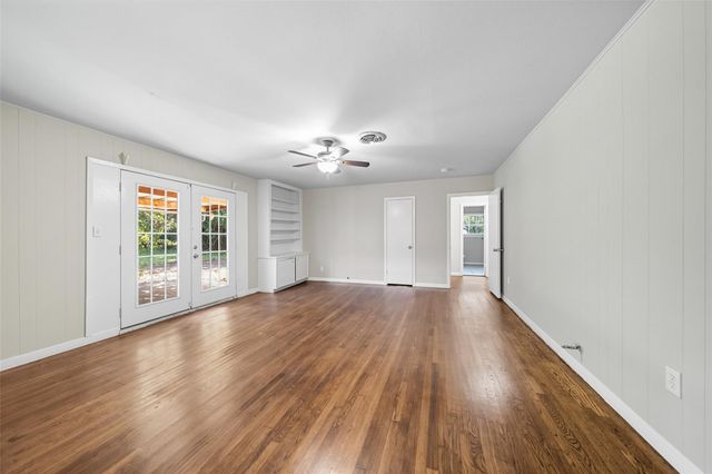 1224 N San Jacinto Street, Conroe, TX 77301