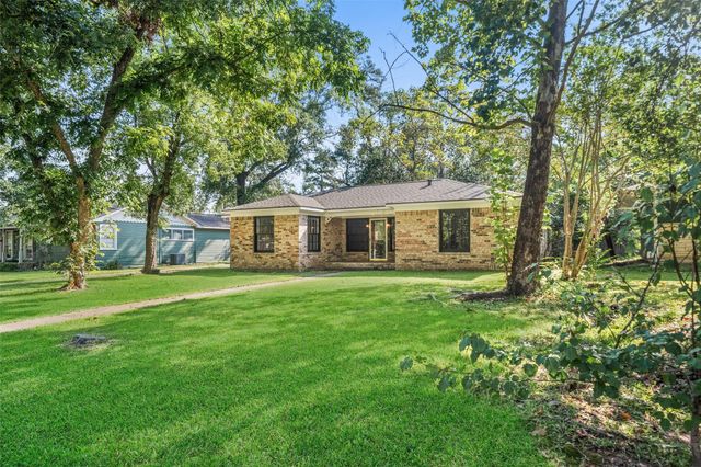 1224 N San Jacinto Street, Conroe, TX 77301