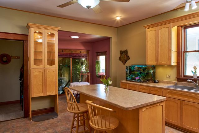 831 Circle Avenue, Forest Park, IL 60130