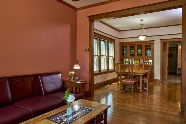 831 Circle Avenue, Forest Park, IL 60130