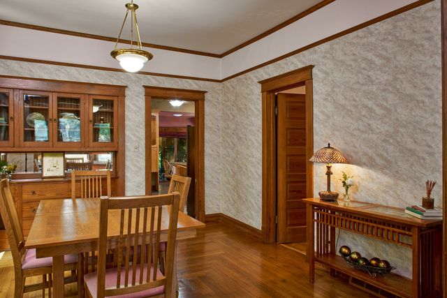 831 Circle Avenue, Forest Park, IL 60130