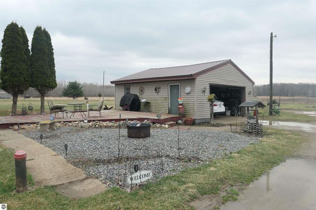 548 E Van Buren Road, Alma, MI 48801