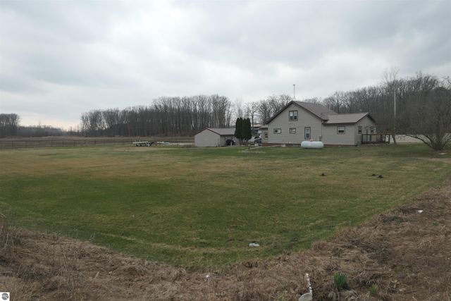 548 E Van Buren Road, Alma, MI 48801
