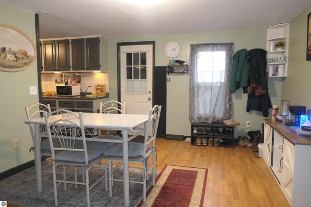 548 E Van Buren Road, Alma, MI 48801