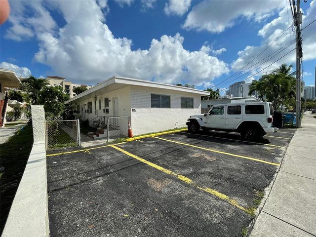 527 SW 10th St 3, Miami, FL 33130