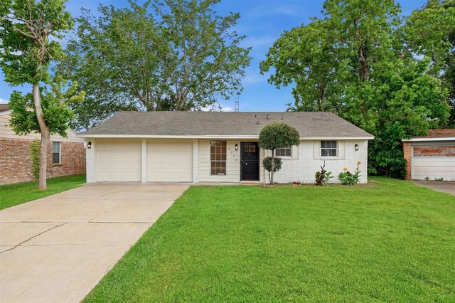 3714 Brookmeade Drive, Houston, TX 77045
