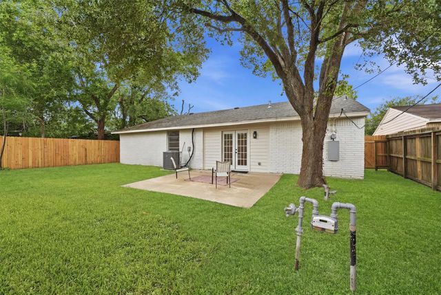 3714 Brookmeade Drive, Houston, TX 77045