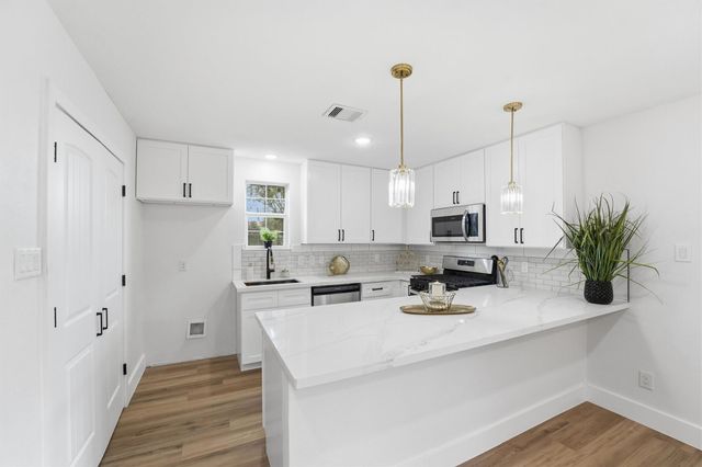 3714 Brookmeade Drive, Houston, TX 77045