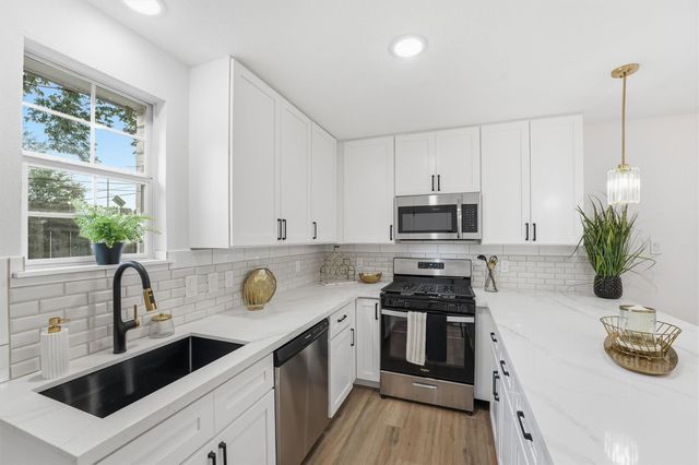3714 Brookmeade Drive, Houston, TX 77045