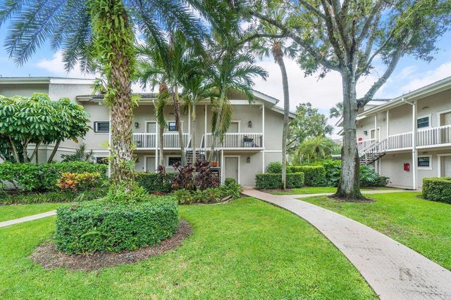 11863 Wimbledon Circle 427, Wellington, FL 33414
