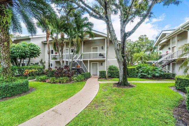 11863 Wimbledon Circle 427, Wellington, FL 33414