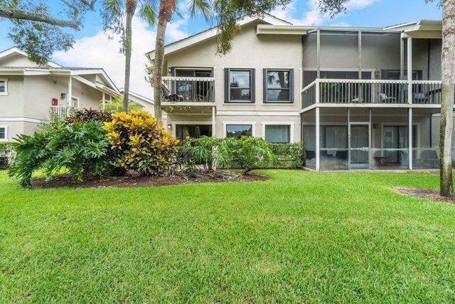 11863 Wimbledon Circle 427, Wellington, FL 33414