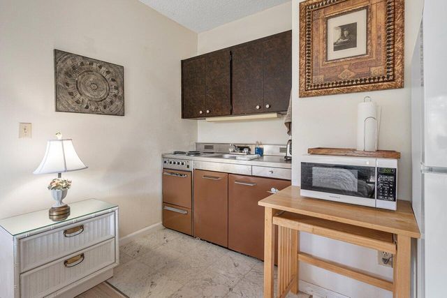 11863 Wimbledon Circle 427, Wellington, FL 33414