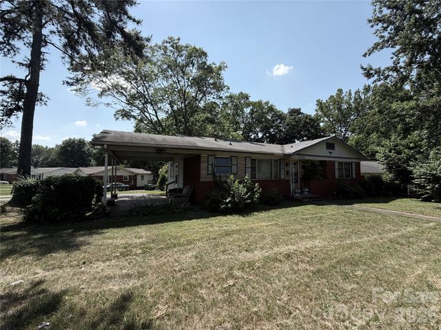 1201 Clanton Road, Charlotte, NC 28217