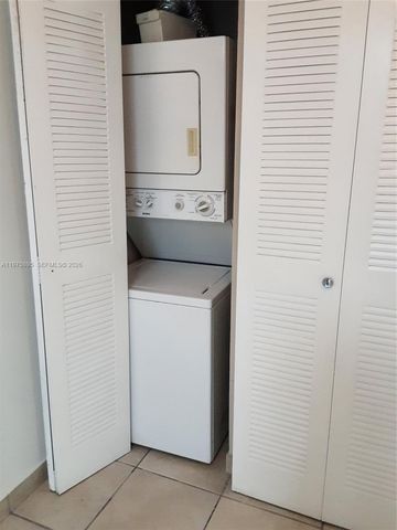 15600 SW 80th St L-202, Miami, FL 33193