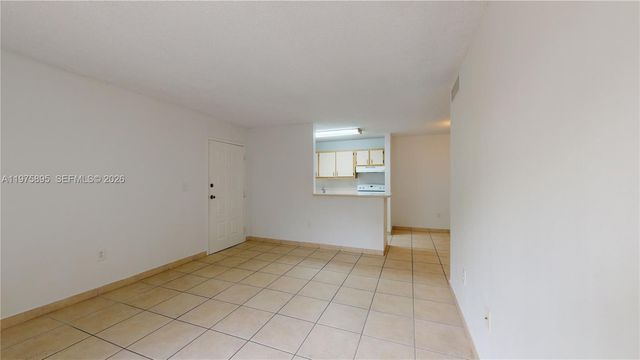 15600 SW 80th St L-202, Miami, FL 33193