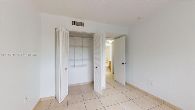 15600 SW 80th St L-202, Miami, FL 33193