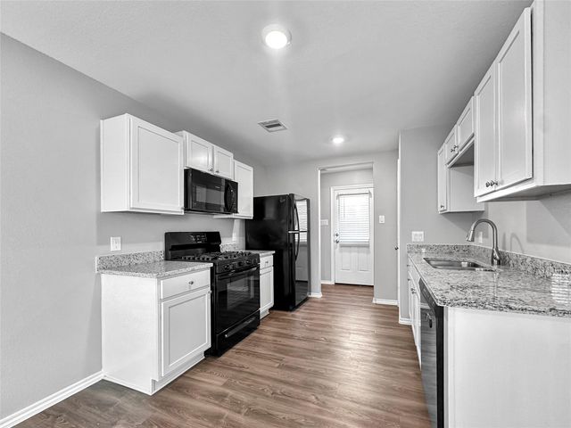 937 Silver Birch Branch, Magnolia, TX 77354