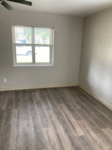3923 Dismount Street 3923, Dallas, TX 75211