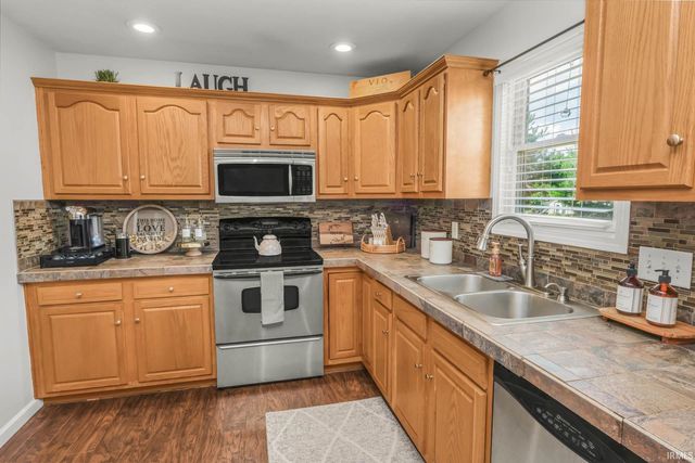 10081 Billet Court, Granger, IN 46530