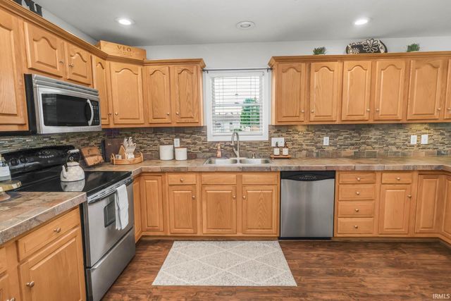 10081 Billet Court, Granger, IN 46530