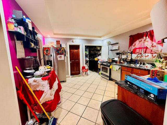 5542 S Nottingham Avenue, Chicago, IL 60638