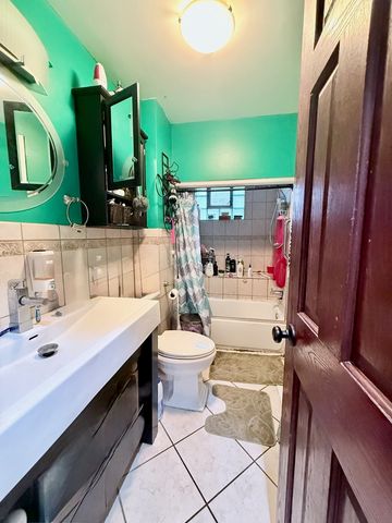 5542 S Nottingham Avenue, Chicago, IL 60638