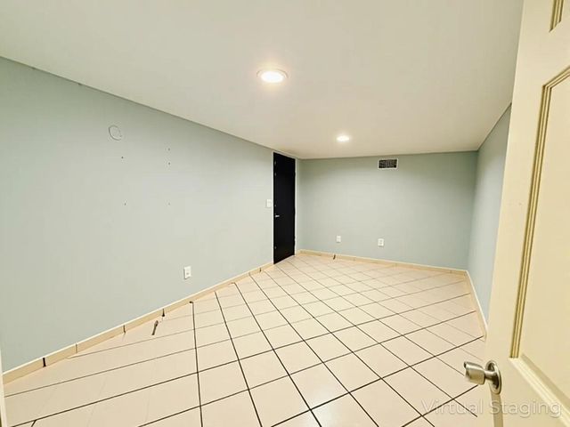 5542 S Nottingham Avenue, Chicago, IL 60638