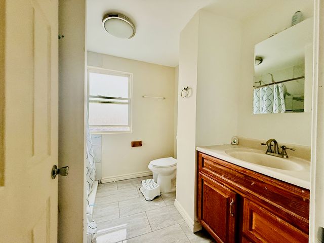 5542 S Nottingham Avenue, Chicago, IL 60638