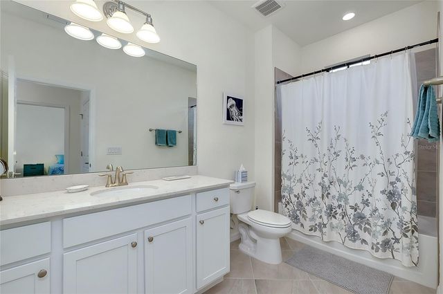 10063 CROOKED CREEK DRIVE 202, Venice, FL 34293