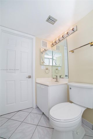 18000 N Bay Rd 404, Sunny Isles Beach, FL 33160