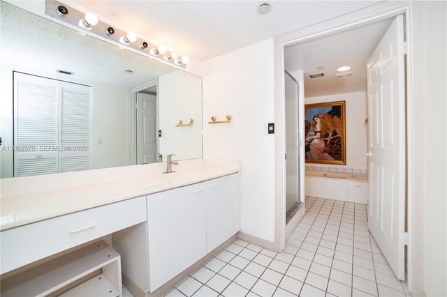 18000 N Bay Rd 404, Sunny Isles Beach, FL 33160