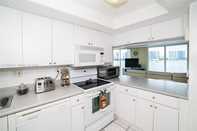 18000 N Bay Rd 404, Sunny Isles Beach, FL 33160