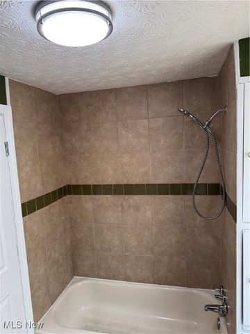 434 Hillwood Drive, Akron, OH 44320