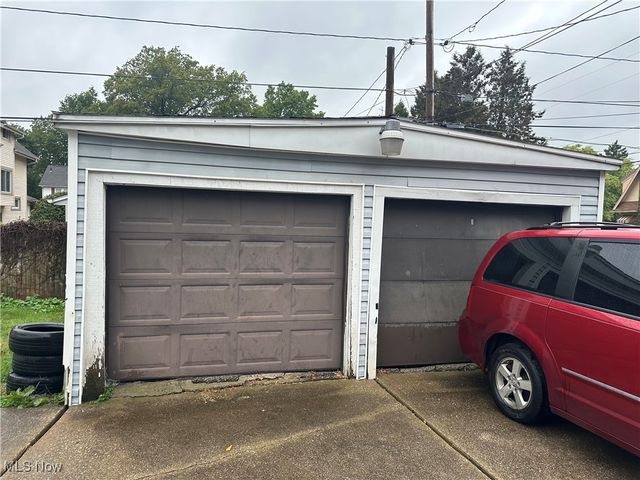 434 Hillwood Drive, Akron, OH 44320