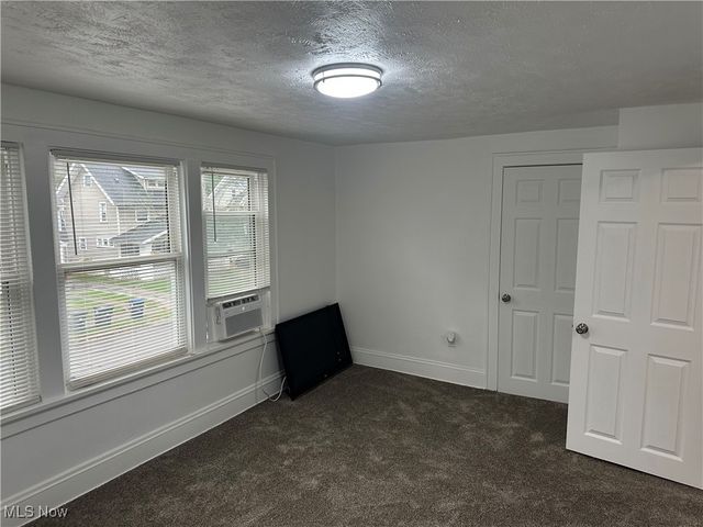 434 Hillwood Drive, Akron, OH 44320