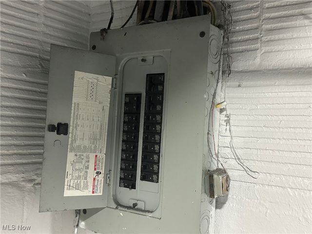 434 Hillwood Drive, Akron, OH 44320