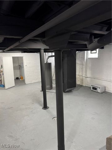 434 Hillwood Drive, Akron, OH 44320