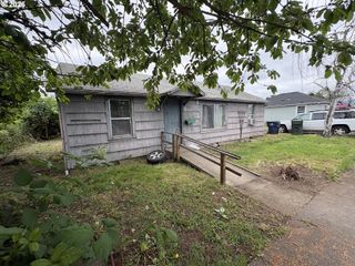 394 S 37TH St, Springfield, OR 97478