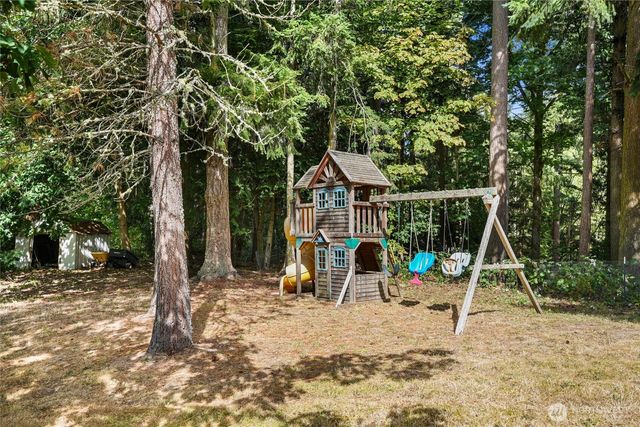 937 Rowe Road, Camano Island, WA 98282