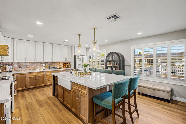 308 W PIUTE Avenue, Phoenix, AZ 85027