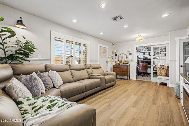 308 W PIUTE Avenue, Phoenix, AZ 85027