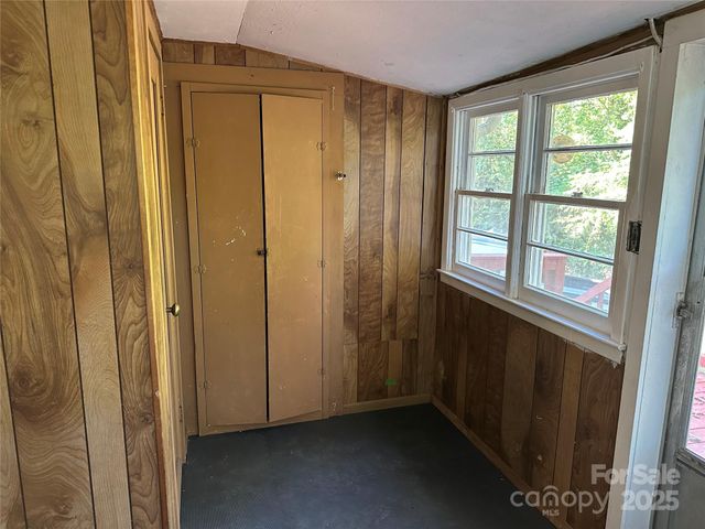 290 Old Hwy 10 Road W, Marion, NC 28752