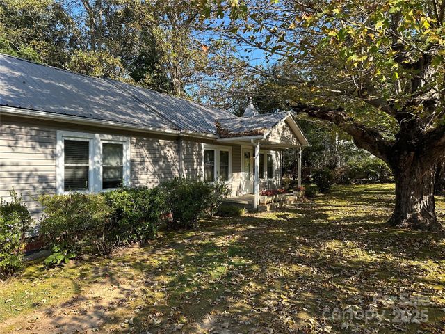 290 Old Hwy 10 Road W, Marion, NC 28752