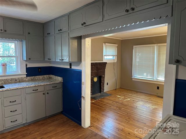 290 Old Hwy 10 Road W, Marion, NC 28752